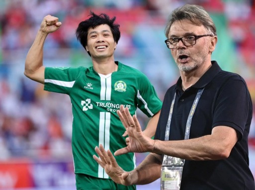 'Mũi dao' cho HLV Kim Sang-sik & phép khích tướng của HLV Troussier?