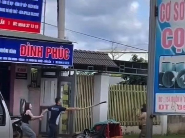 Công an vào cuộc vụ nữ shipper bị đánh bầm dập