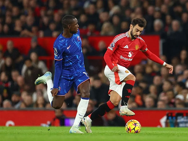 MU chia điểm Chelsea ở Old Trafford
