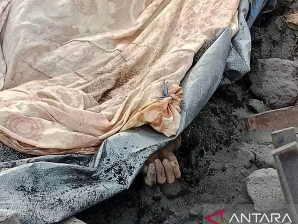 Núi lửa phun trào khiến 9 người thiệt mạng, nhiều ngôi làng chìm trong tro bụi: Cảnh báo cấp cao nhất được ban hành