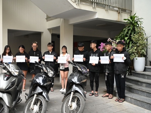 Nữ sinh trong nhóm 'quái xế' tông chết 1 người ở Hà Nội nói lời hối hận