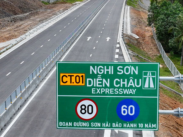 Cục Đường bộ Việt Nam nêu lý do xoá chữ 'Sơn Hải bảo hành 10 năm' trên cao tốc