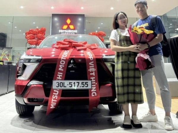 Cô giáo tiểu học mua xế hộp cho thủ môn đình đám U23 Việt Nam