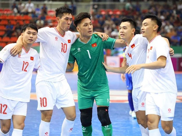 Đại thắng 14-0, tuyển Việt Nam chiếm ngôi đầu bảng của Thái Lan, coi như đoạt vé sớm vào bán kết