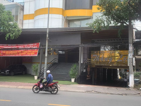 Một bé trai tử vong trong bể bơi khách sạn ở Bình Dương