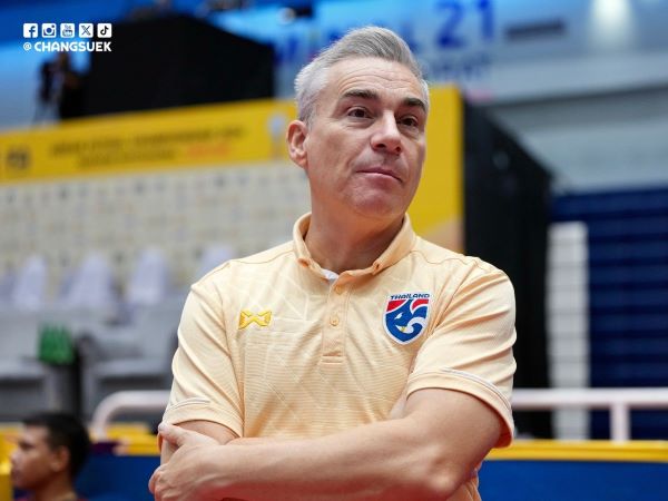 Học trò vò đầu bứt tai vì thua tuyển Việt Nam, HLV tuyển Thái Lan: 'Thua cũng là điều tốt...'