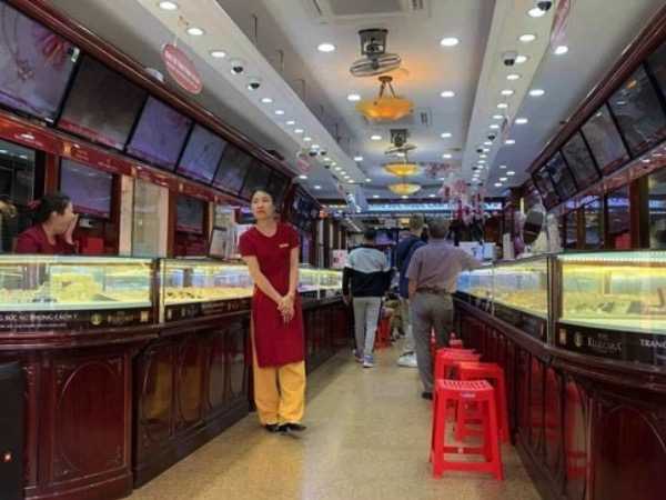Giá vàng giảm mạnh, điều gì đang xảy ra?