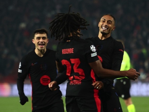 Barcelona mở 'đại tiệc', Arsenal thua trận đầu ở Champions League