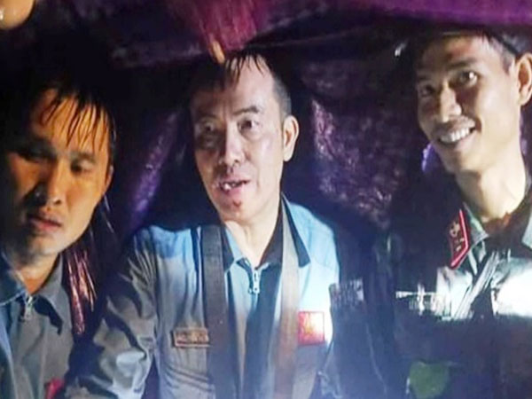 12 giờ chạy đua của hàng trăm cán bộ, chiến sĩ tinh nhuệ tìm kiếm 2 phi công vụ rơi máy bay ở Bình Định