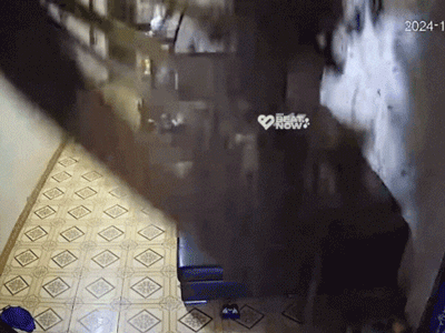 1 giây phản xạ nhanh cứu em bé thoát khỏi 'bàn tay tử thần', ba mẹ xem lại camera không khỏi run rẩy