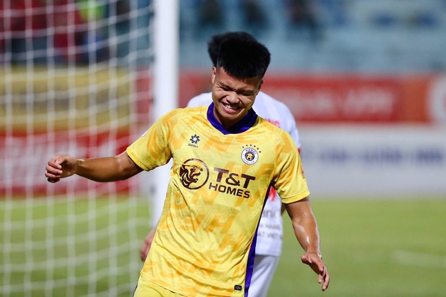 Phòng thủ lỏng lẻo, Hà Nội FC hòa trận thứ 4 liên tiếp