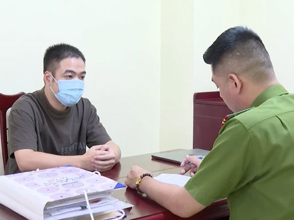 Kẻ đứng sau web phim lậu cực lớn tại Việt Nam bị bắt