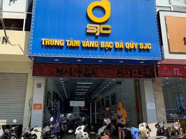 Công ty vàng bạc đá quý Sài Gòn SJC tham gia bán vàng bình ổn như thế nào?