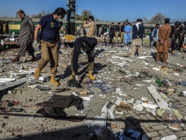 Vụ khủng bố ở Pakistan: Gần 90 người thương vong, áo gài bom được kích hoạt