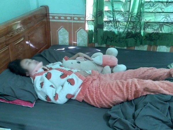 Nữ sinh lớp 11 bị 'đánh hội đồng' gãy đốt sống cổ vẫn chưa thể tới trường