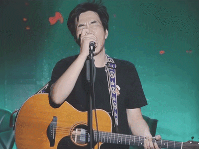 Khi huyền thoại Rock Việt 'Dừng lại và Khởi đầu': Hàng trăm khán giả 'rưng rưng' chung một cảm xúc hoài niệm!