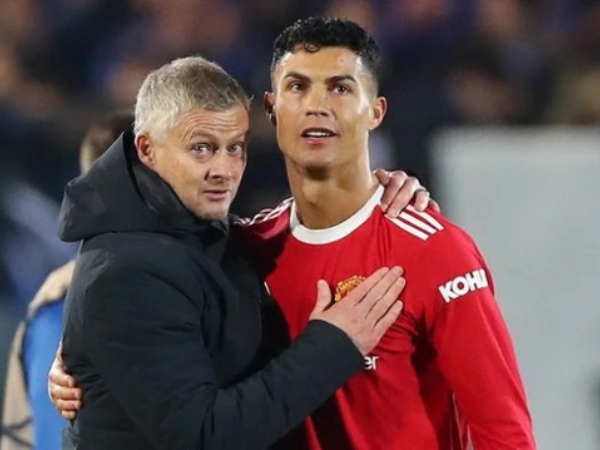 Cựu HLV Man United Solskjaer tiết lộ người cảnh báo về việc tái hợp Ronaldo
