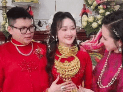 Khi phú bà miền Tây làm mẹ chồng: 'Lựa' con dâu trước rồi đợi con trai đủ tuổi, quà cưới 'nhẹ nhàng' 15 cây vàng và cặp nhẫn kim cương