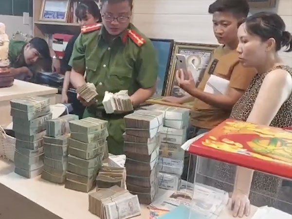 Vai trò của 3 người phụ nữ trong đường dây 'rửa tiền' 2.000 tỷ đồng, 2 triệu USD