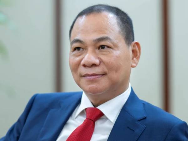 Ông Phạm Nhật Vượng lại 'bơm' tiền 'khủng' cho VinFast
