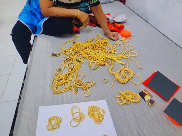 Giúp việc bị kết án 235 năm tù vì liên tục 'khoắng' vàng của gia chủ
