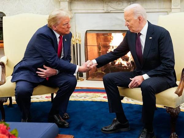 Tổng thống Biden nói 'chào mừng trở về' khi tiếp ông Trump tại Nhà Trắng