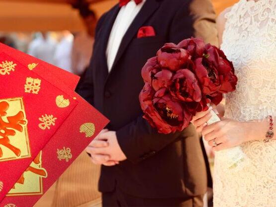 Từ ngày cưới, vợ luôn mặc quần áo dài, không cho chạm vào: Biết được bí mật sau lớp áo, tôi muốn ly hôn