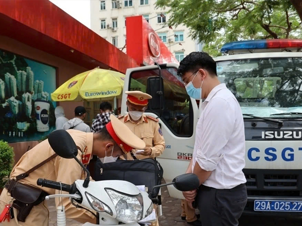 Từ hôm nay, bỏ quy định giám sát CSGT bằng hình thức ghi âm, ghi hình