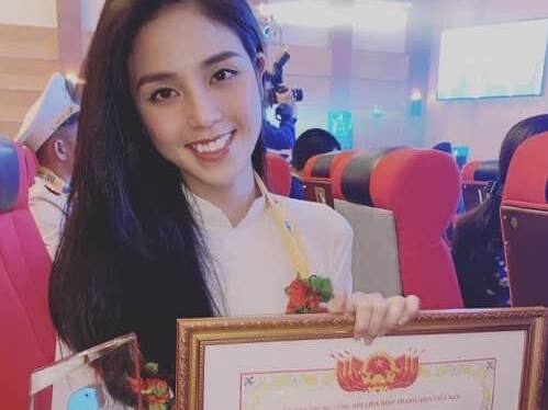'Cô tiên từ thiện' Trúc Phương bị thu hồi giải thưởng Thanh niên sống đẹp