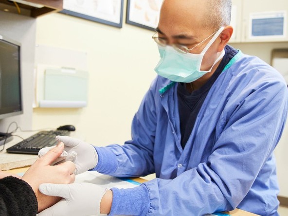 Bác sĩ tiết lộ: Người sống thọ thường có 4 thứ ở mu bàn tay, bạn được mấy cái?