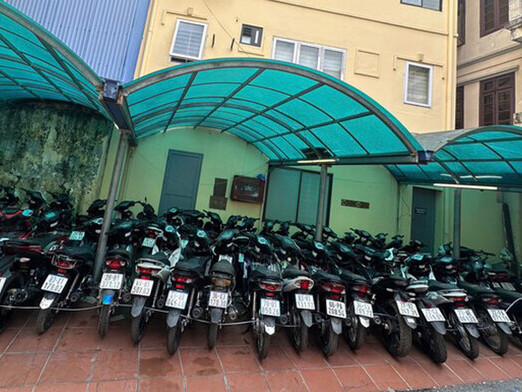 Thanh niên đi lang thang trộm 12 xe máy, kéo theo 2 người khác bị khởi tố