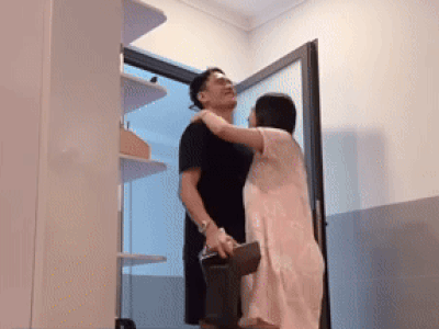Lộ nhan sắc thật vợ bầu của cầu thủ điển trai nhất nhì U23 Việt Nam, sắp 'vỡ chum' những vẫn làm điều đặc biệt cho chồng