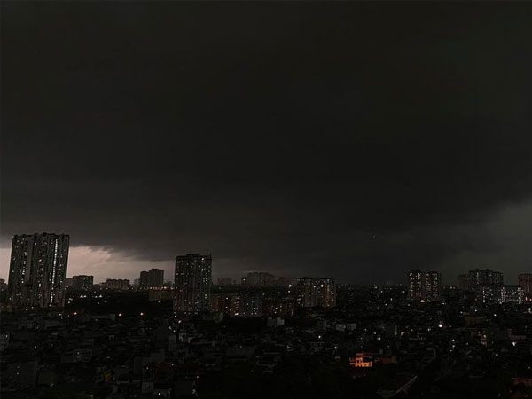 CẢNH BÁO: Mưa rào, dông lốc tại nội thành Hà Nội từ khoảng 30 phút đến 4 giờ tới