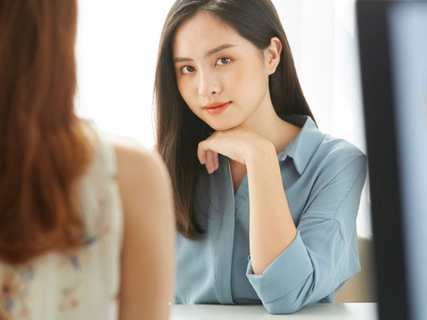 Tôi vừa than thất nghiệp, vợ cũ của chồng đã đề nghị: 'Đến làm giúp việc cho chị, lương 18 triệu/tháng'