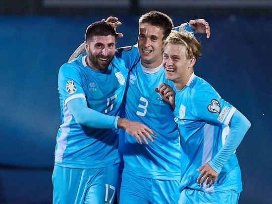 Kỳ tích ở Nations League: Đội tuyển của shipper, thợ cơ khí... tạo chiến công chưa từng thấy trong lịch sử