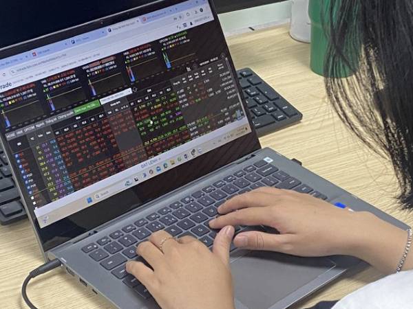 Chứng khoán trước áp lực bán ròng của khối ngoại