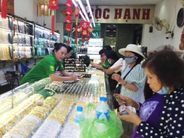 Giá vàng hôm nay 20/11: Giá vàng SJC tiếp tục tăng 300.000 đồng/lượng