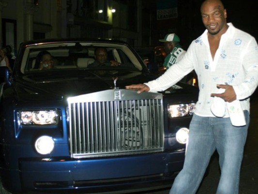 Soi bộ sưu tập 'siêu xe, xế khủng' của tay đấm thép Mike Tyson