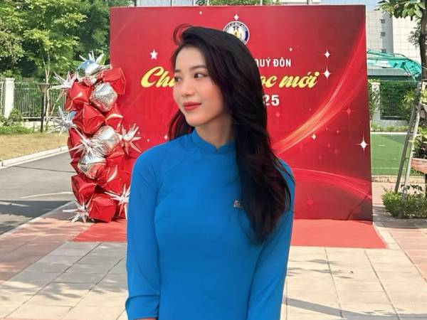 Những bức ảnh khiến loạt thầy cô bỗng nổi rần rần MXH chỉ sau một đêm