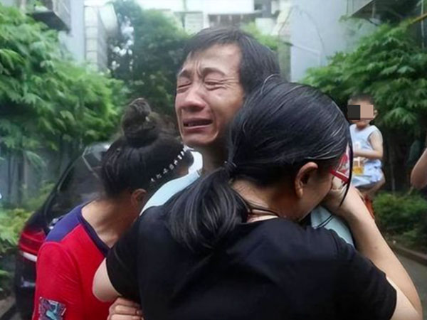 Người đàn ông bị bắt cóc tìm được người thân sau 40 năm nhưng gia đình lại nói: 'Nhà chúng tôi không có ai mất tích'