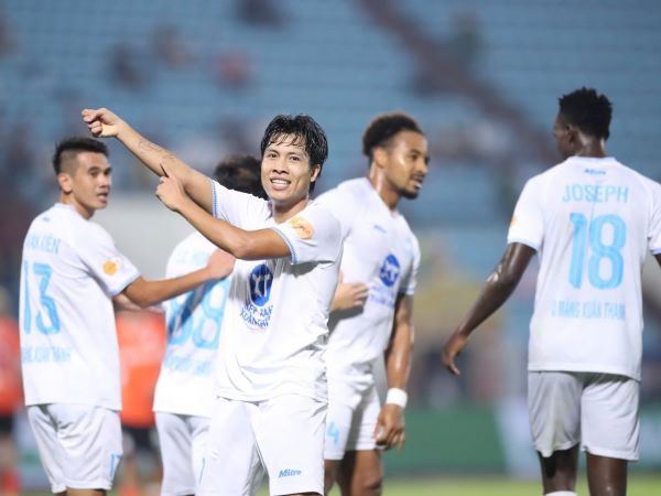HLV Kim Sang-sik bất ngờ gọi bổ sung hậu vệ 2 lần vô địch V.League