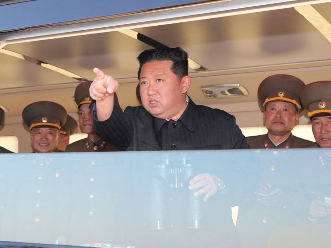 Ông Kim Jong Un cảnh báo nguy cơ 'chiến tranh hạt nhân tàn khốc'
