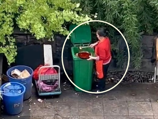 Nữ nhân viên loay hoay ở thùng rác, hóa ra làm chuyện đáng sợ