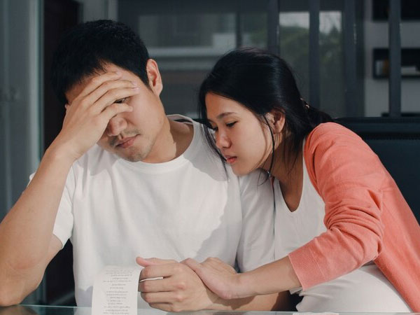 Bố chồng vừa đọc di chúc phân chia tài sản, chồng tôi đã bật khóc rồi từ chối nhận 500m2 đất cùng 1 tỷ tiền mặt