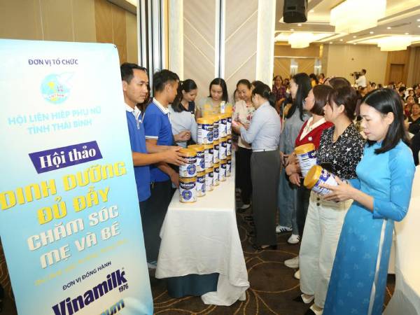 Dinh dưỡng đủ đầy cho mẹ và bé