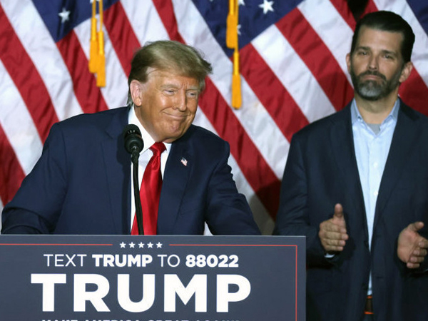 Ai trong gia đình thay 'ái nữ' Ivanka làm cố vấn hàng đầu cho ông Trump?