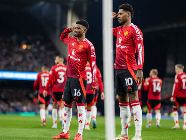 MU hòa Ipswich ở trận ra mắt HLV Ruben Amorim