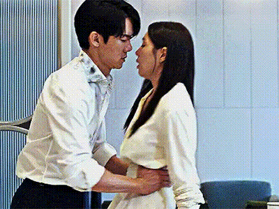 Phim mới chiếu đã chiếm top 1 Việt Nam, nam chính là tổng tài bá đạo khiến chị em thi nhau nhận chồng