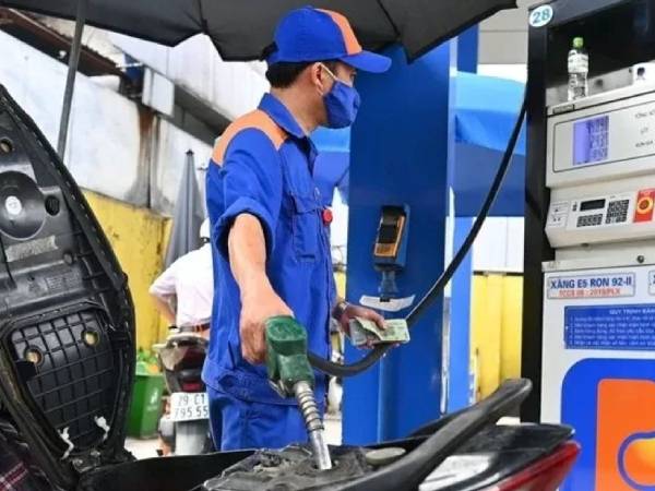 Giá xăng ngày mai quay đầu tăng?