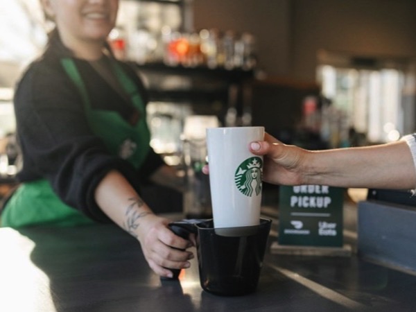 Starbucks quay về 'thời kỳ đồ đá' vì bị tấn công ransomware